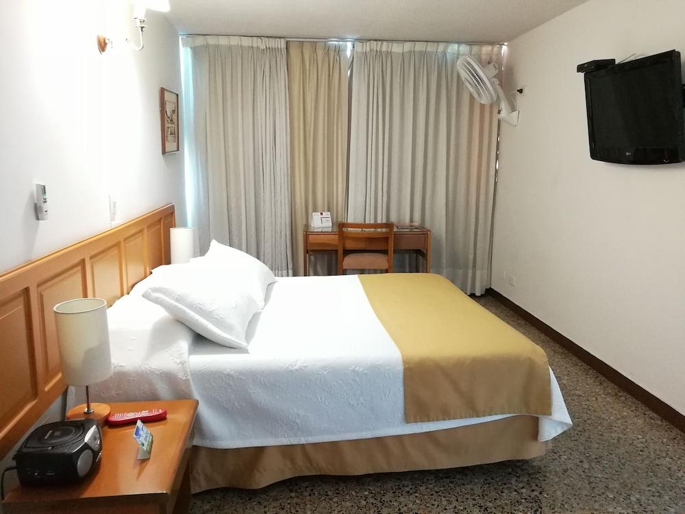 Hotel Villavicencio Plaza Bagian luar foto
