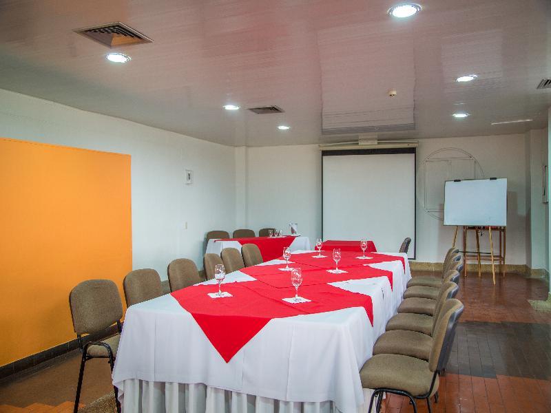 Hotel Villavicencio Plaza Bagian luar foto