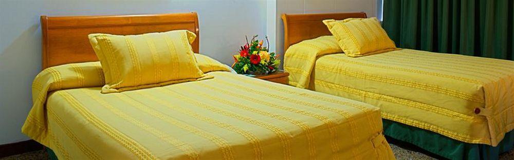 Hotel Villavicencio Plaza Bagian luar foto