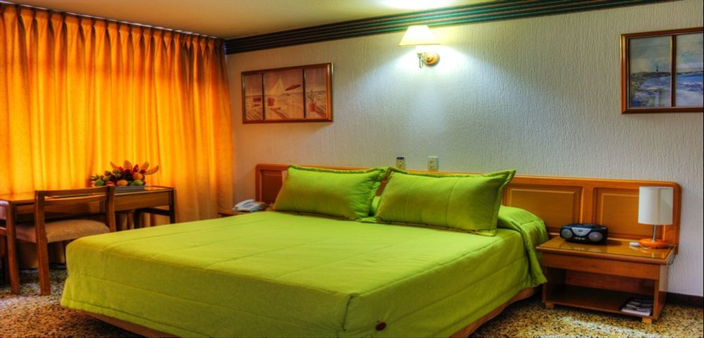 Hotel Villavicencio Plaza Bagian luar foto
