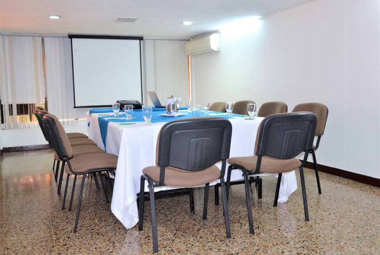 Hotel Villavicencio Plaza Bagian luar foto