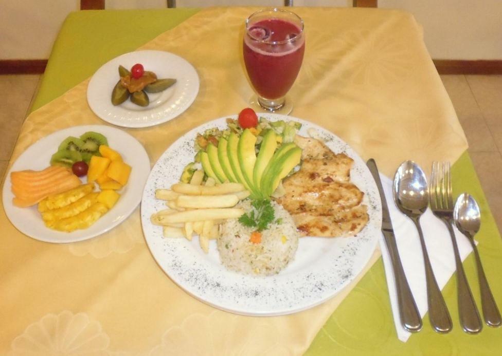 Hotel Villavicencio Plaza Bagian luar foto