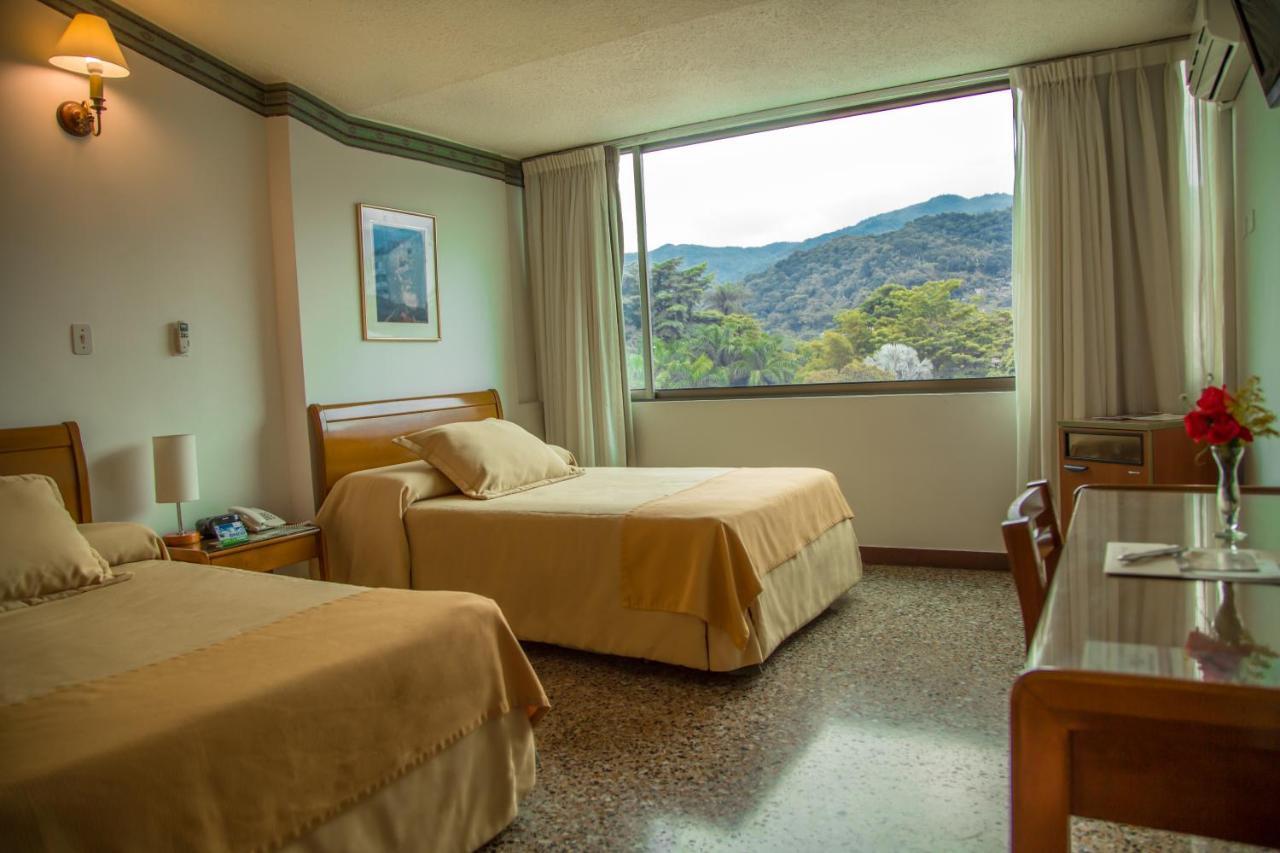 Hotel Villavicencio Plaza Bagian luar foto