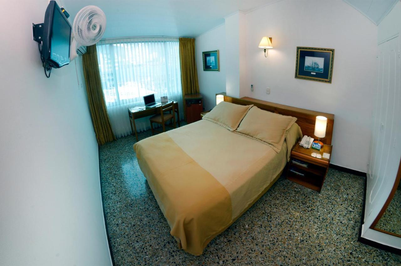 Hotel Villavicencio Plaza Bagian luar foto